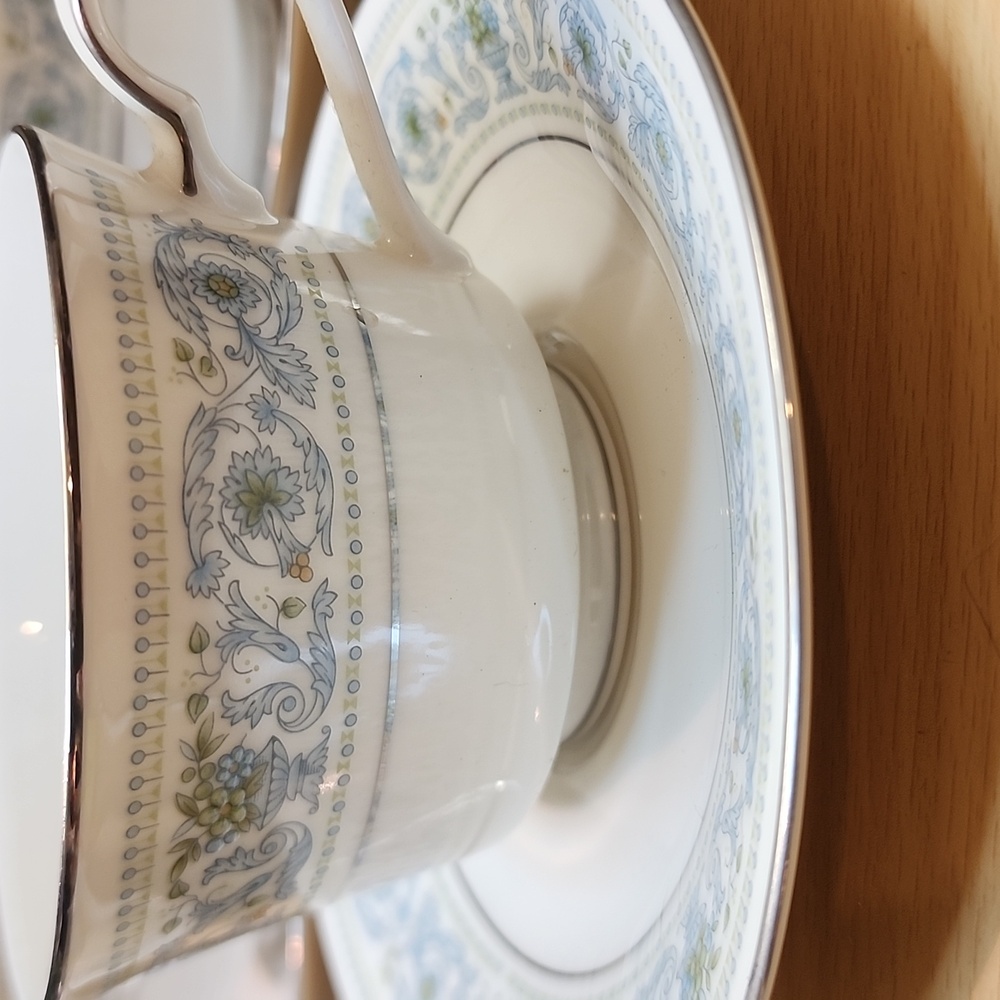 Noritake  SET OF 7 Ivory China Vintage Cup And Saucers. MONTELEONE #7569